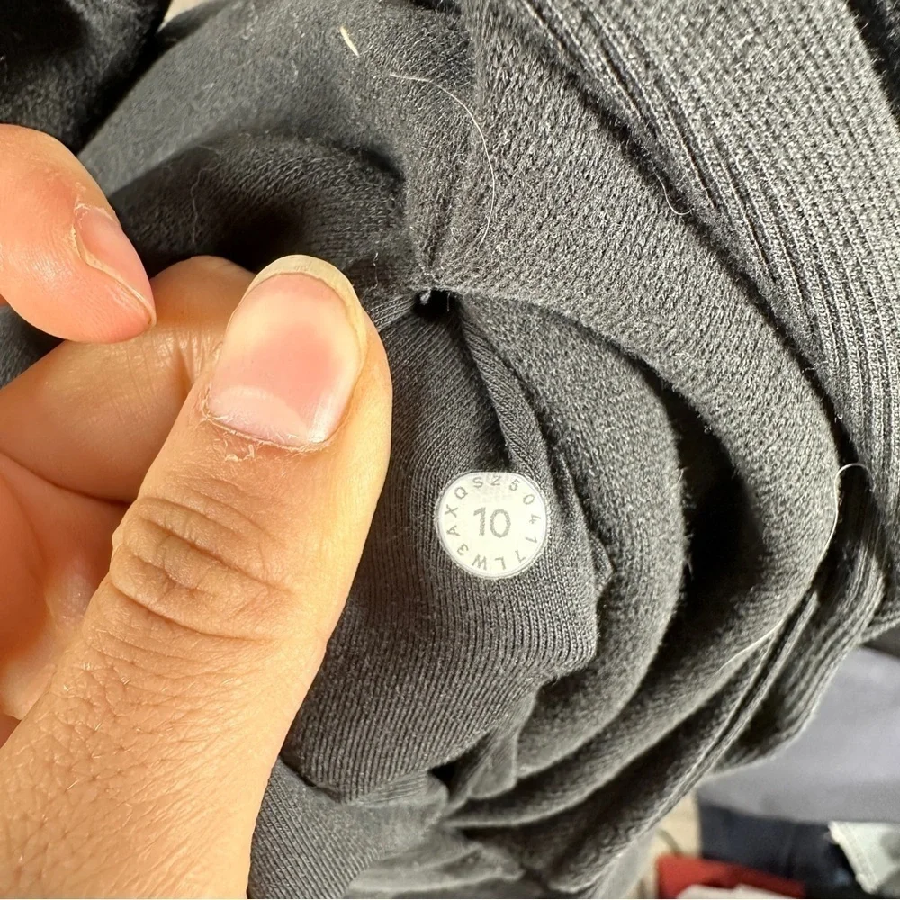 Lululemon Black Floral Flock Pullover sz 10